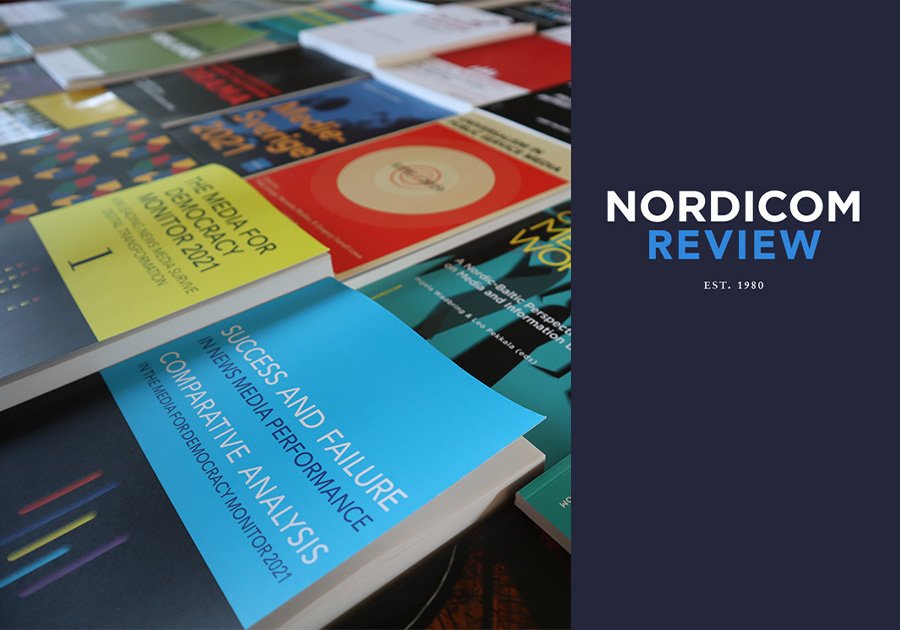 Foto av Nordicoms publikationer och omslaget till Nordicom Review.
